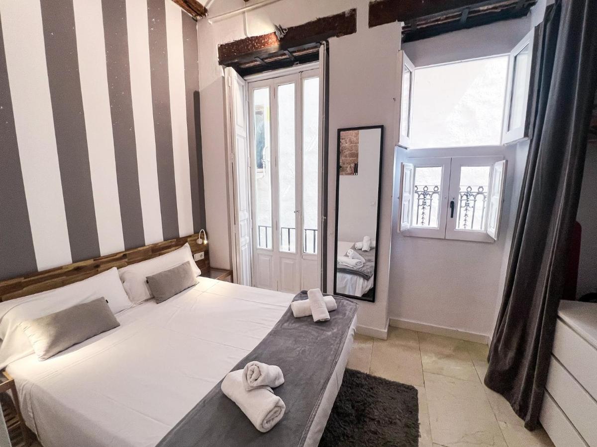 Baron Suites Reina Valencia Buitenkant foto