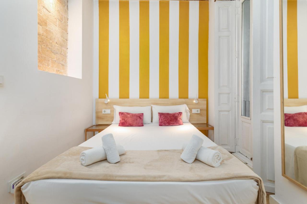 Baron Suites Reina Valencia Buitenkant foto