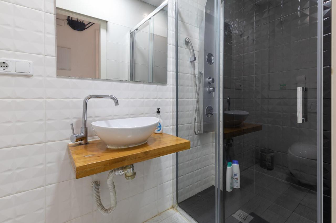 Baron Suites Reina Valencia Buitenkant foto