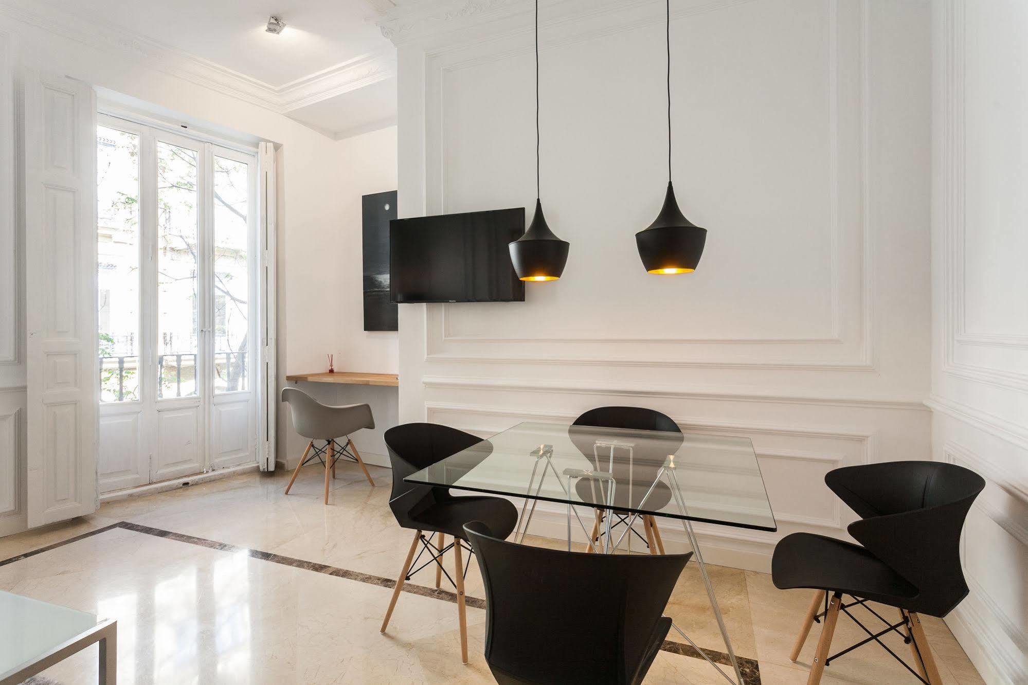 Baron Suites Reina Valencia Buitenkant foto