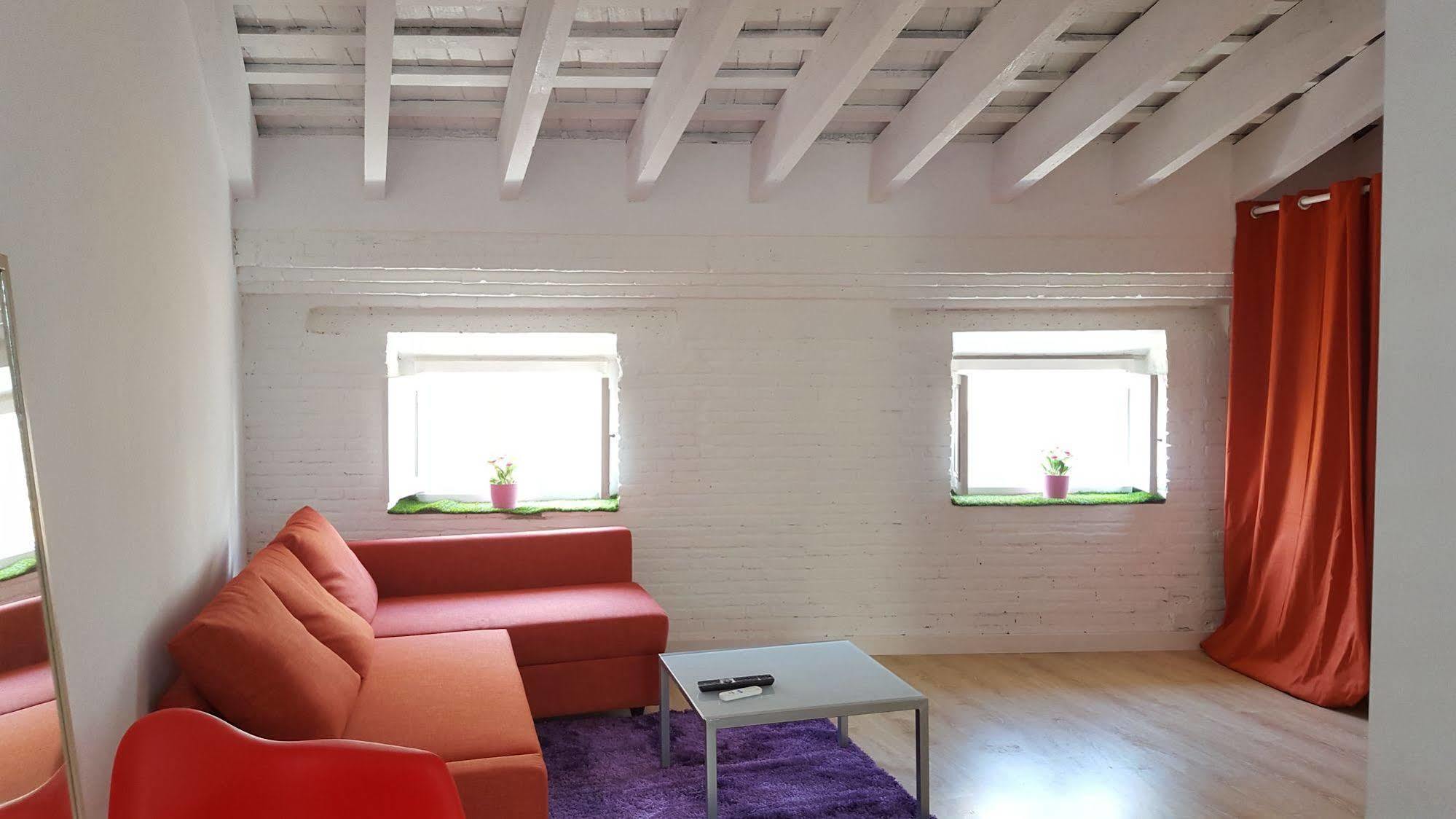 Baron Suites Reina Valencia Buitenkant foto