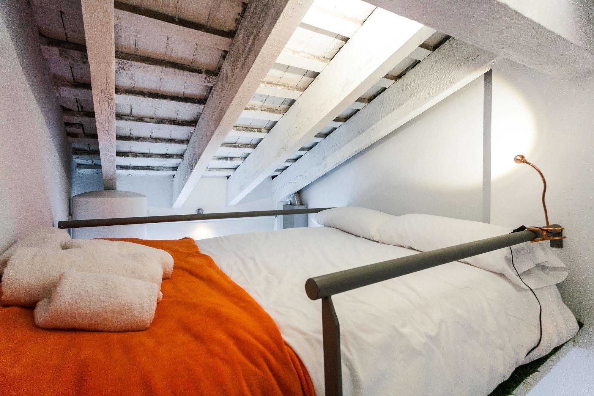 Baron Suites Reina Valencia Buitenkant foto